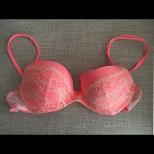 Victoria’s Secret 34C push up bra